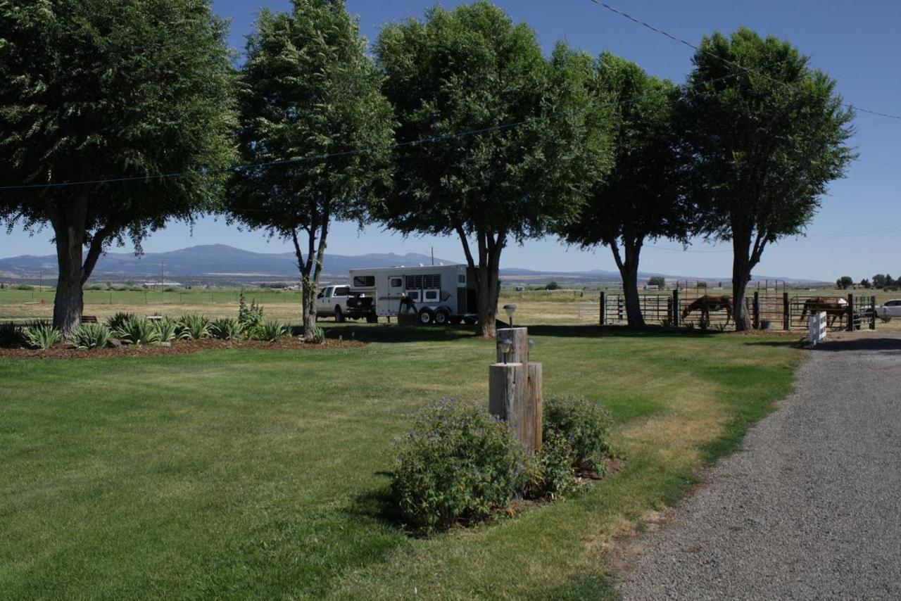 Rim Rock Motel Alturas Exterior photo